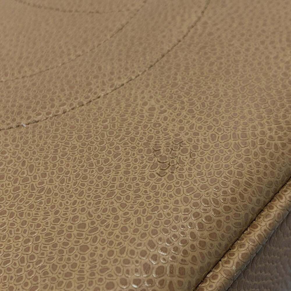 CHANEL Cream Tote Bag - Picture 8 of 15